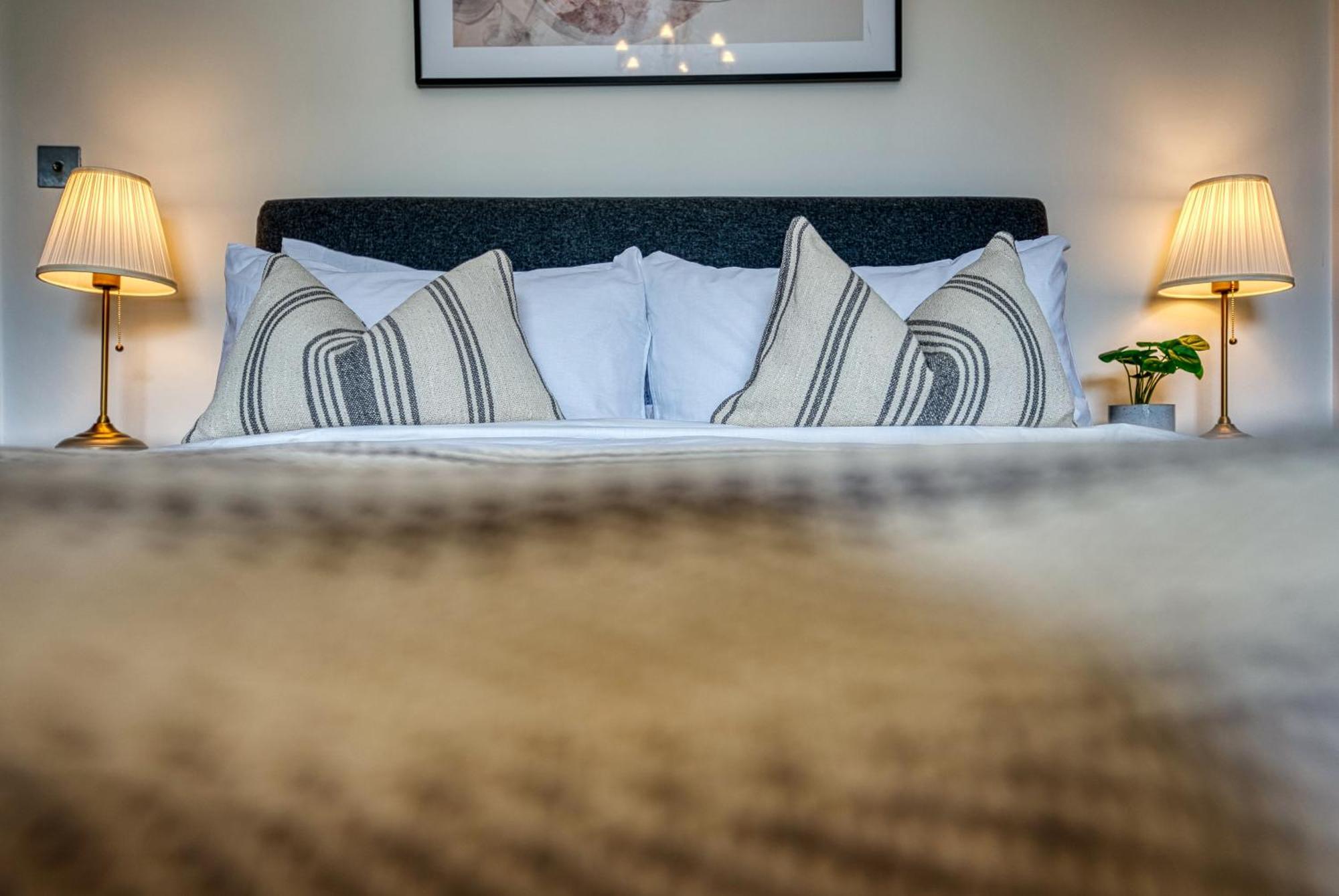 2 Bed Stunning Chic Modern Spacious Apt, Ocean Village, Southampton - Plenty Of Parking - By Blue Puffin Stays Exterior foto