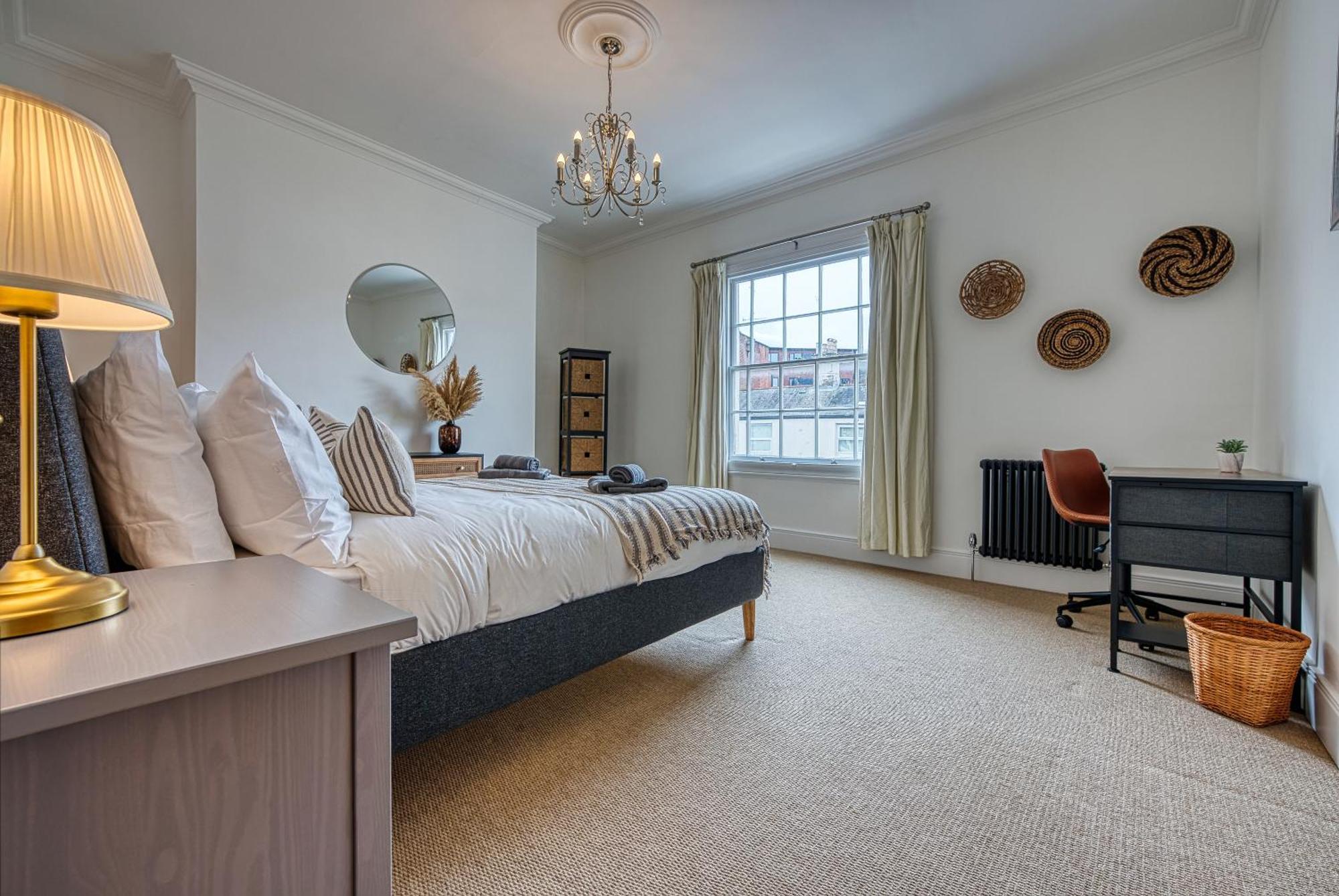 2 Bed Stunning Chic Modern Spacious Apt, Ocean Village, Southampton - Plenty Of Parking - By Blue Puffin Stays Exterior foto