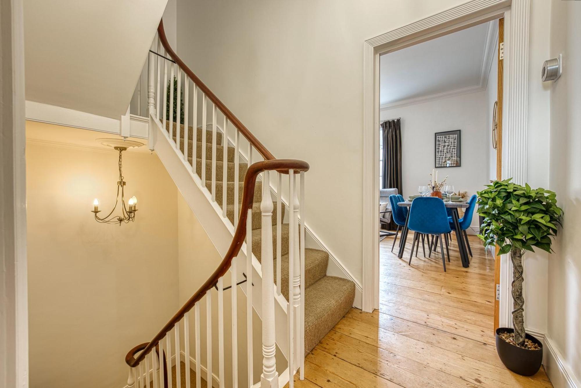 2 Bed Stunning Chic Modern Spacious Apt, Ocean Village, Southampton - Plenty Of Parking - By Blue Puffin Stays Exterior foto