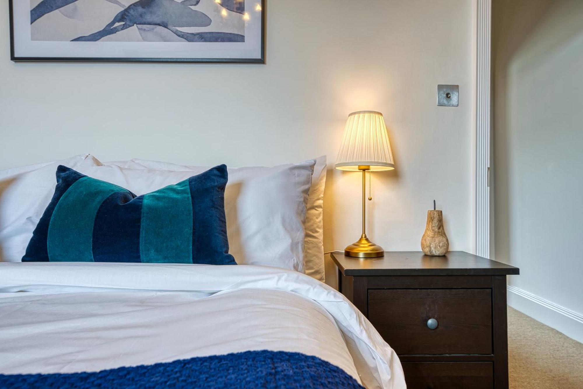 2 Bed Stunning Chic Modern Spacious Apt, Ocean Village, Southampton - Plenty Of Parking - By Blue Puffin Stays Exterior foto